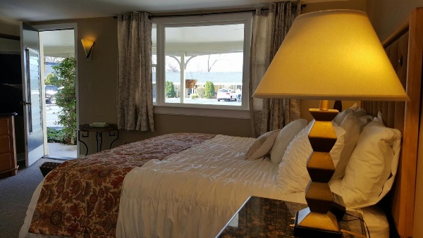 Starlight Lodge Cape Cod image 7